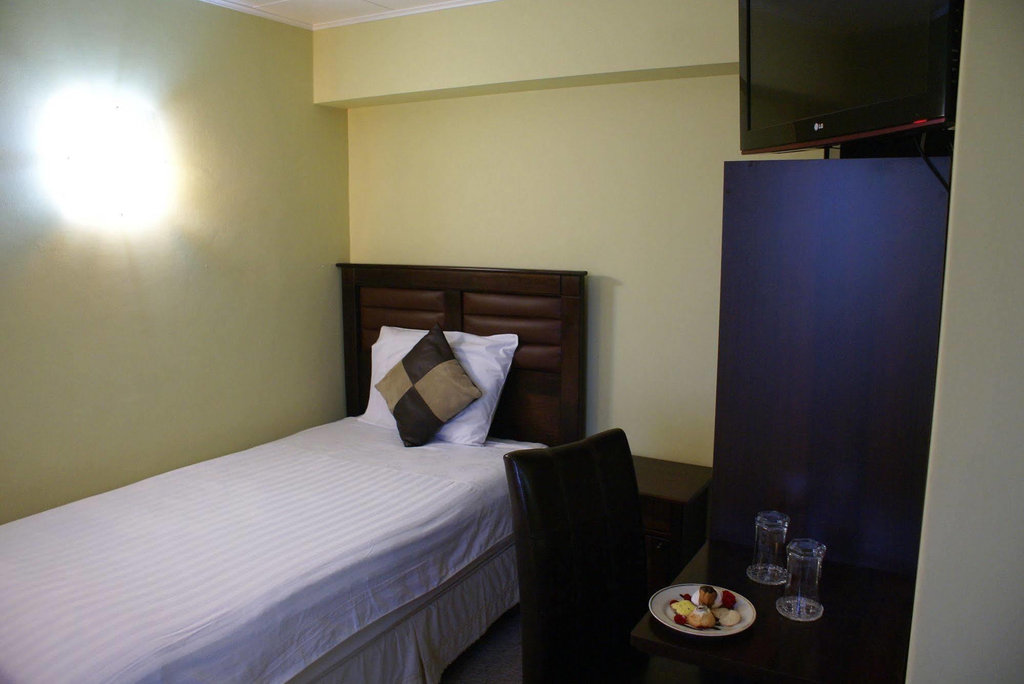 Hotel Baviera Parral Zewnętrze zdjęcie
