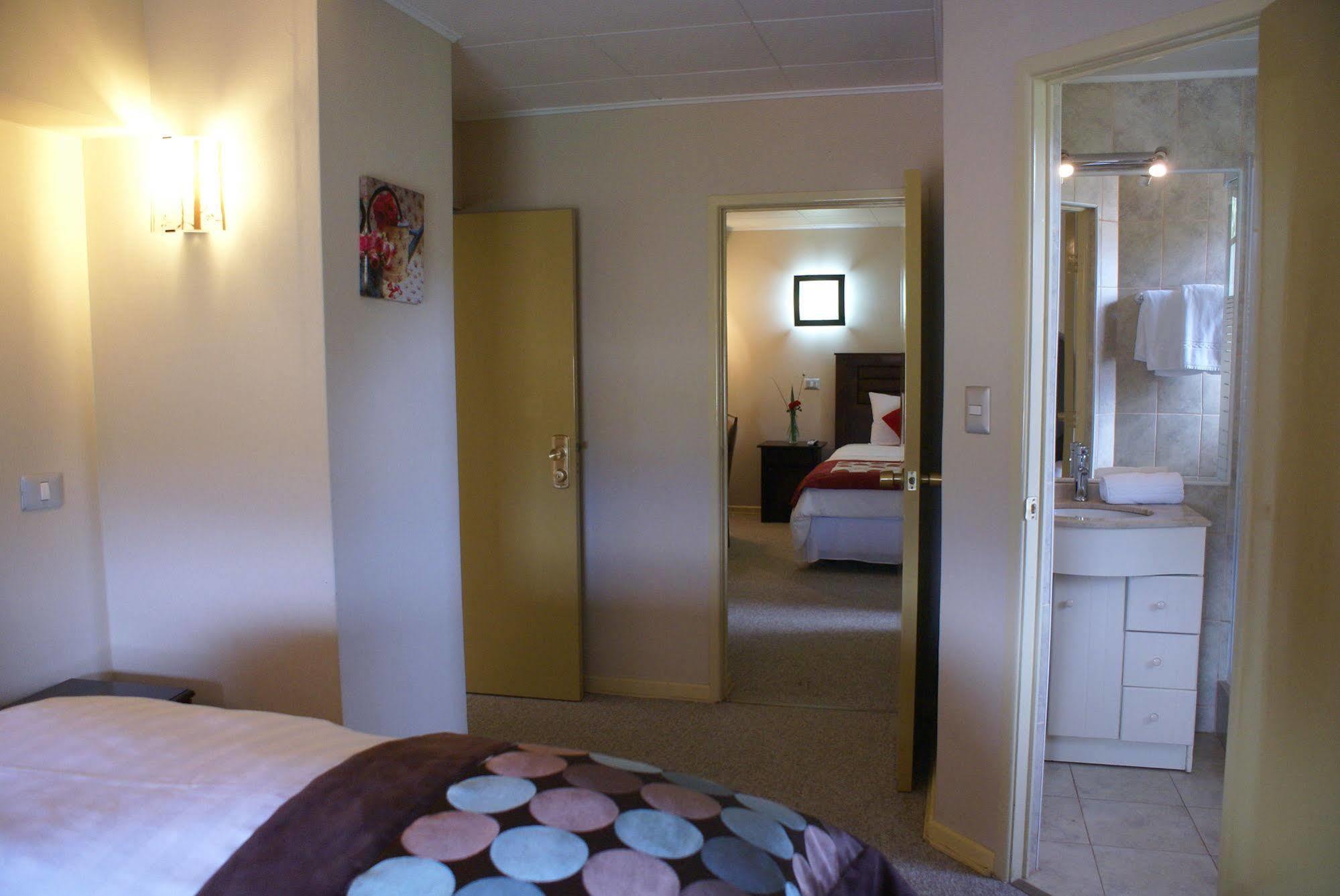 Hotel Baviera Parral Zewnętrze zdjęcie