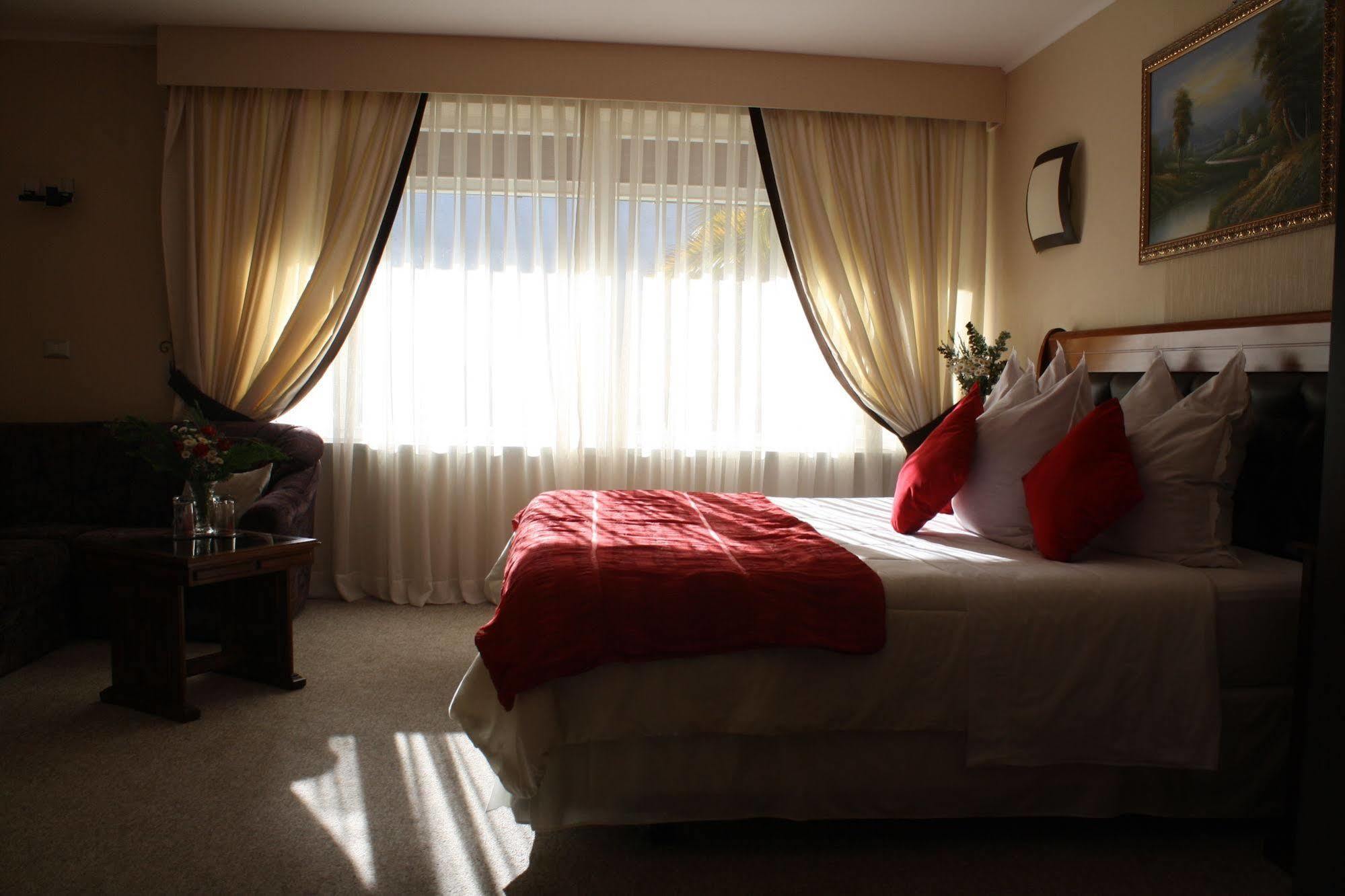 Hotel Baviera Parral Zewnętrze zdjęcie